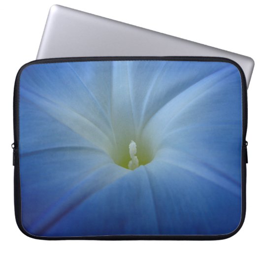 Himmlischer Blue Morning Glory Nah-Up Laptopschutzhülle (Vorderseite)