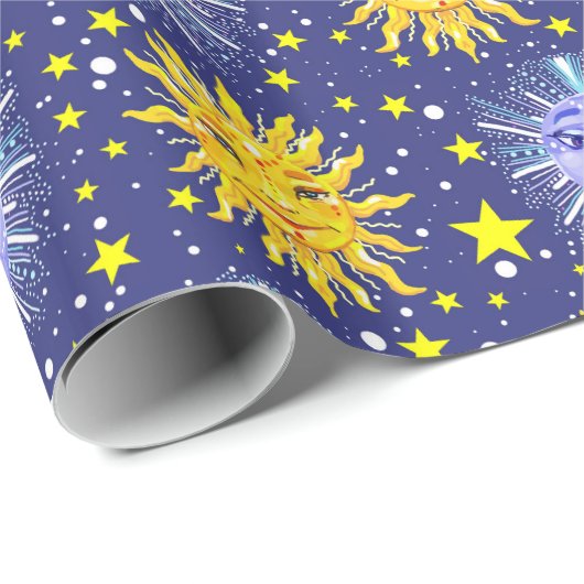 himmlischer Sonnemond spielt Geschenkpapier (Rolleneckpunkt)