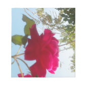 Himmlisches Blut: Eine Rose gegen den Himmel Notizblock (Vorderseite)