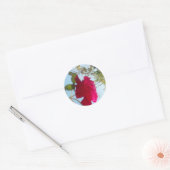Himmlisches Blut: Eine Rose gegen den Himmel Runder Aufkleber (Umschlag)