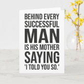 Hinter dem erfolgreichen Mann steht Mutter Sprichw Karte (Gelbe Blume)