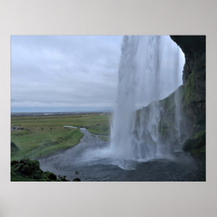 Hinter dem Schleier von Seljalandsfoss Poster