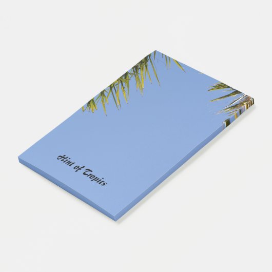 Hinter dem tropischen Palm Fronds blauer Himmel Post-it Klebezettel (angewinkelt)