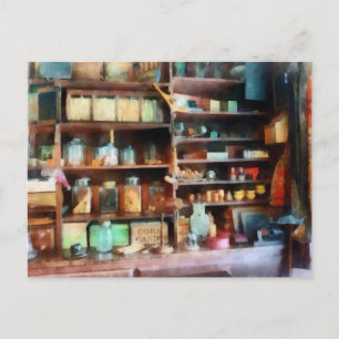 Hinter der Theke im Gemischtwarenladen Postkarte