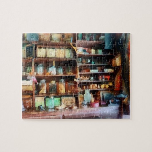 Hinter der Theke im Gemischtwarenladen Puzzle (Horizontal)