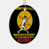 Hinter jedem Spieler steht ein Vater-Softball-Vate Keramik Ornament (Rechts)