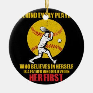 Hinter jedem Spieler steht ein Vater-Softball-Vate Keramik Ornament
