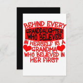 Hinter jeder Enkelin, die an sich selbst glaubt Dankeskarte (Vorne/Hinten)