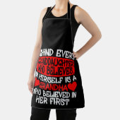 Hinter jeder Enkelin, die an sich selbst glaubt Schürze (InSitu)