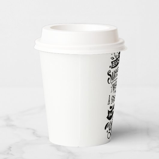 Hinter jeder erfolgreichen Frau steht Kaffee Pappbecher (Rechts)