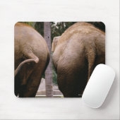 Hinteransicht asiatischer Elefanten Mousepad (Mit Mouse)