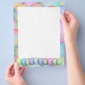 Hintergrund der gefärbten Ostereier Flyer (Hand)