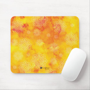Hintergrund der Mandalase auf Gelb und Rot Mousepad