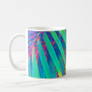 Hintergrund der tropischen Palmenblätter. Palmenbl Kaffeetasse