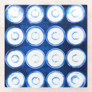 Hintergrund der weißen LED-Leuchten. Glasuntersetzer