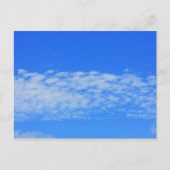 Hintergrund des blauen Himmels. Postkarte (Vorderseite)
