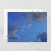 Hintergrund des blauen Himmels. Postkarte (Vorne/Hinten)