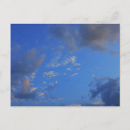 Hintergrund des blauen Himmels. Postkarte