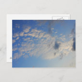 Hintergrund des blauen Himmels. Postkarte (Vorne/Hinten)