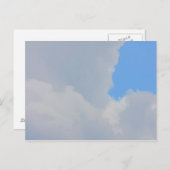 Hintergrund des blauen Himmels und der Wolken. Postkarte (Vorne/Hinten)
