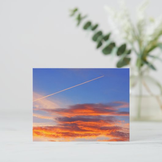 Hintergrund des bunten Himmels. Postkarte (Stehend Vorderseite)