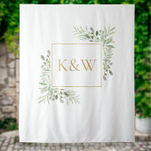 Hintergrund des Gold Monogram Greenery Foto Booth Wandteppich