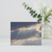 Hintergrund des Himmels mit Donnerwolken. Postkarte (Stehend Vorderseite)