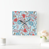 Hintergrund für grafisch wiederholtes Muster im Nu Quadratische Wanduhr (Zuhause)