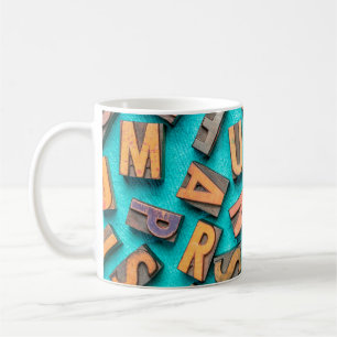 Hintergrund für zufällige Buchstaben - Vintager Te Kaffeetasse