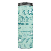 Hintergrund mit den sommerlichen Strandmädchen. Na Thermosbecher (Rückseite)