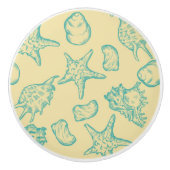 Hintergrund mit Muscheln. Hand gezeichnet 2 Keramikknauf (Vorderseite)