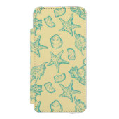 Hintergrund mit Muscheln. Hand gezeichnet Incipio iPhone Geldbeutel-Hülle (Folio Vorderseite)