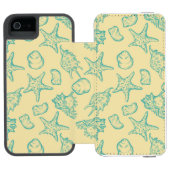 Hintergrund mit Muscheln. Hand gezeichnet Incipio iPhone Geldbeutel-Hülle (Folio Geöffnet)