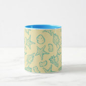 Hintergrund mit Muscheln. Hand gezeichnet Tasse (Zentrum)