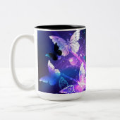 Hintergrund mit Nachtschmetterlingen Zweifarbige Tasse (Links)