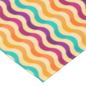 Hintergrund mit Streifen in Retro 2 Tischdecke (Schrägansicht)