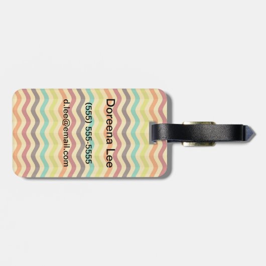 Hintergrund mit Streifen in Retro 4 Gepäckanhänger (Rückseite horizontal)