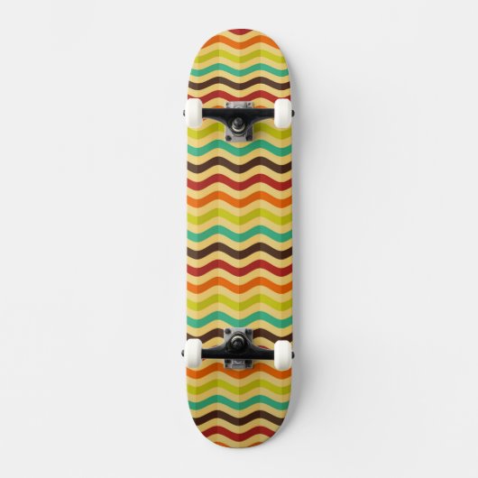 Hintergrund mit Streifen in Retro 4 Skateboard (Vorderseite)