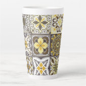 Hintergrundspuren/Talavera inspirierte Fliesen/ Milchtasse (Vorderseite)