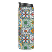 Hintergrundspuren/Talavera-inspirierte Fliesen Thermosbecher (Nach rechts gedreht)