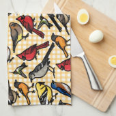 Hinterhofvögel auf dem Gelben Gingham Handtuch (Viertel Falte)