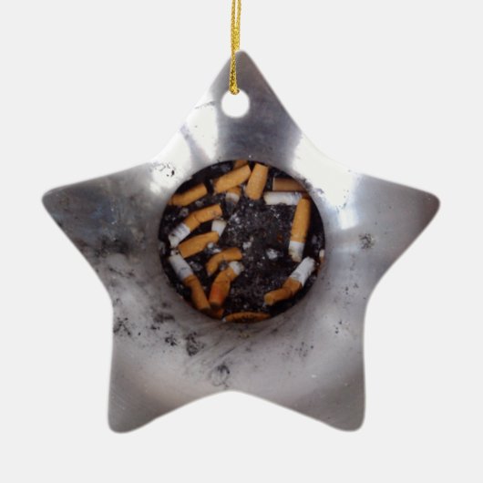 Hintern der Zigarette in Silver Smokers Ashtray, F Keramikornament (Vorne)