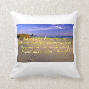 Hintern-Drucke im Sand Kissen