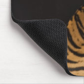 Hinterteil des Tigers auf Plattform Mousepad (Ecke)