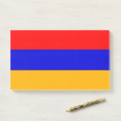 Hinweise unter der Flagge Armeniens Post-it Klebezettel (Auf Schreibtisch)