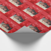 Hinzufügen eines Fotos Ruby Red Snowflakes Sparkle Geschenkpapier (Ecke)