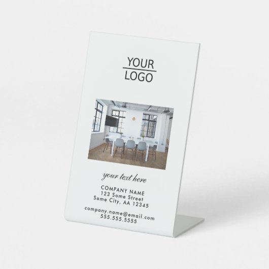 Hinzufügen eines Logos mit dem Foto "Benutzerdefin Sockelschild (Vorderseite)