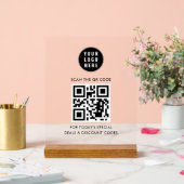 Hinzufügen Ihres Firmenlogos und QR-Codes Acrylschild (Hochzeit)