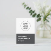 Hinzufügen Ihres Logos und QR-Codes Moderner Chic Visitenkarte (Stehend Vorderseite)