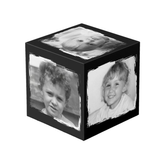 Hinzufügen von 4 Bildern Schwarz-weißes Foto für W Würfel (Rückseite Schrägansicht)
